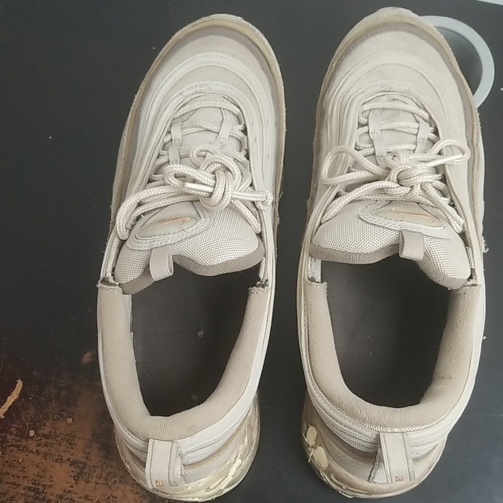 Sneak Peek Beige Sneakers
